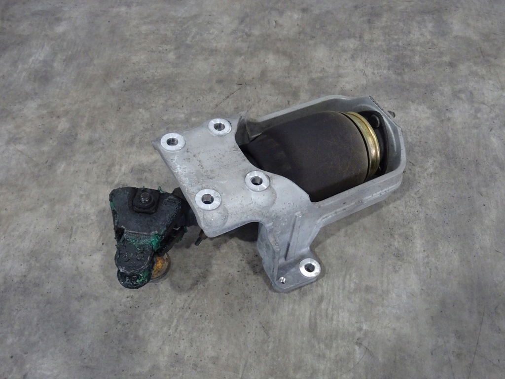 KABINENKISSEN, LINKS, MONTAGE SCANIA R 420 E4 Product image