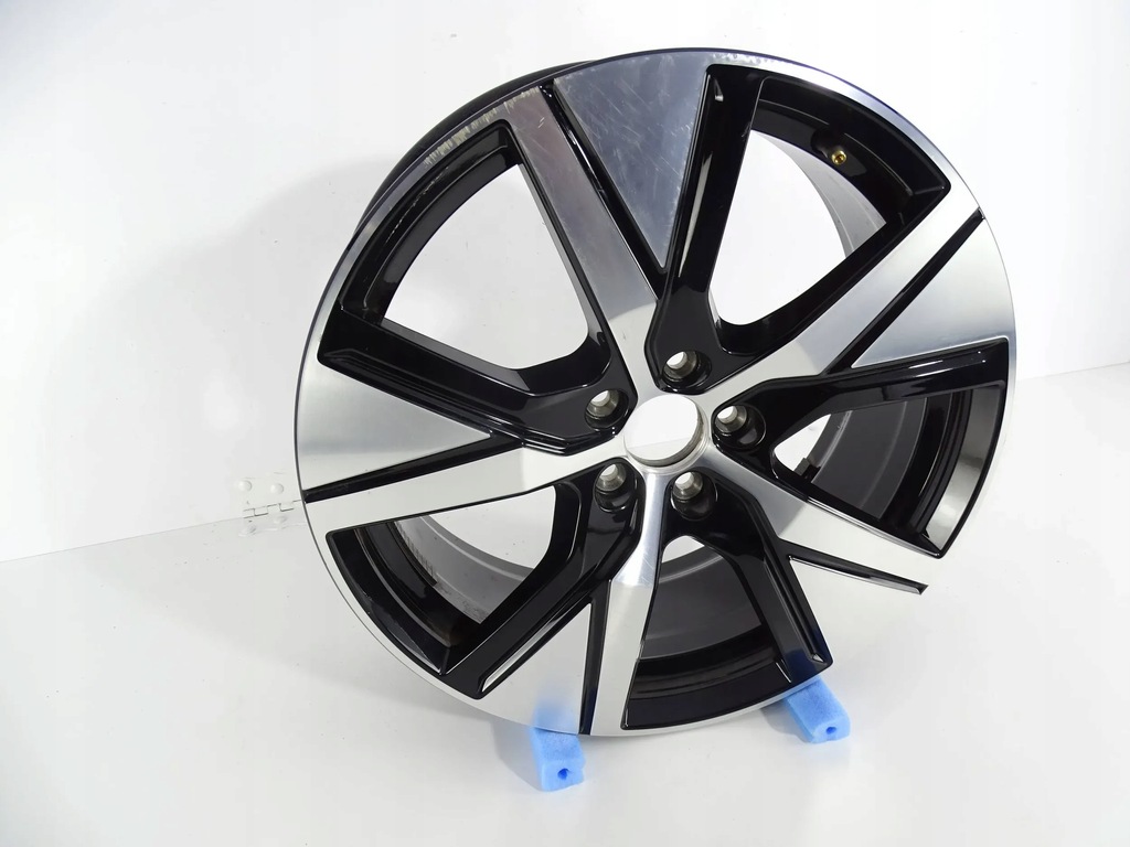 VOLVO-FELGE 7,5J x 19 H2 ET50,5 32243375 Product image