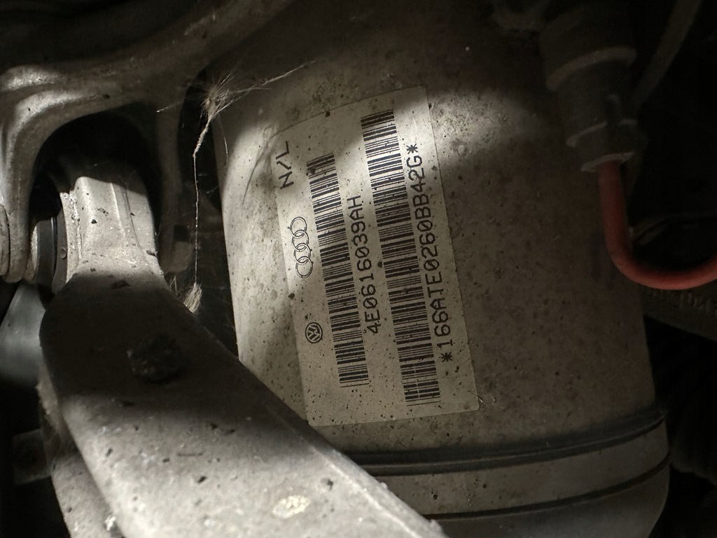 STOSSDÄMPFER LINKS VORNE N/L AUDI A8 D3 Product image