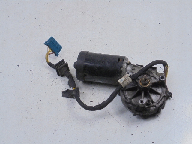 MERCEDES E W210 FRONTWISCHERMOTOR 96-99 BOSCH COMBI Product image