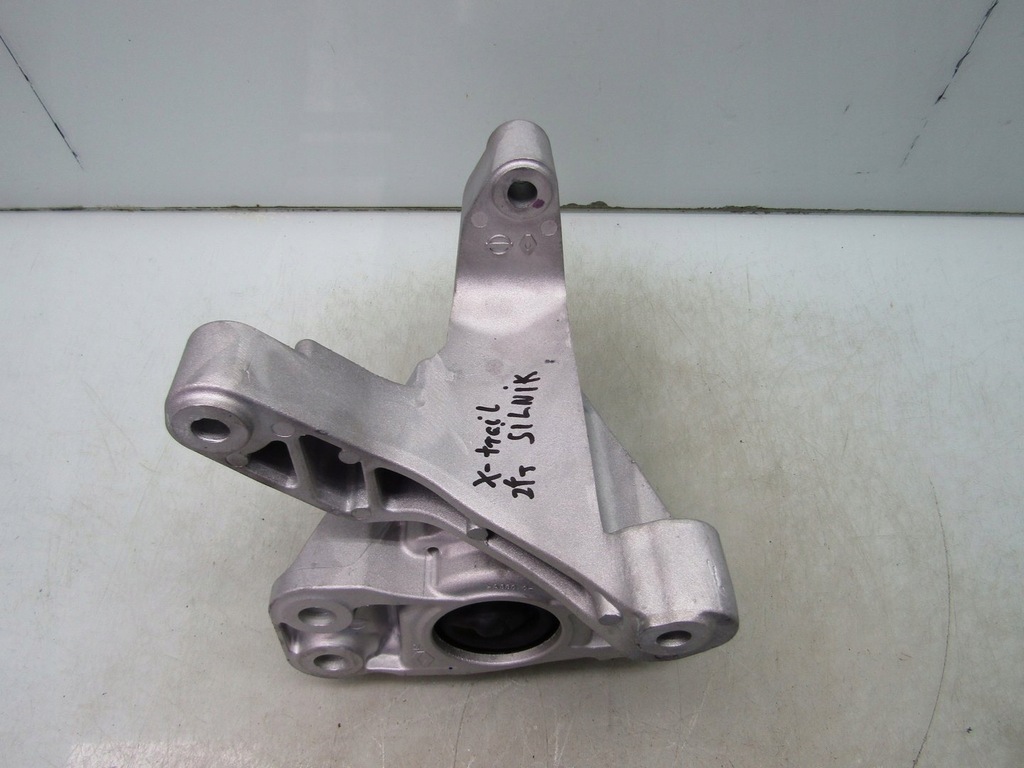 X-TRAIL IV T33 1,5 24R MOTOR HANDKISSENHALTERUNG RECHTS 20230925A Product image