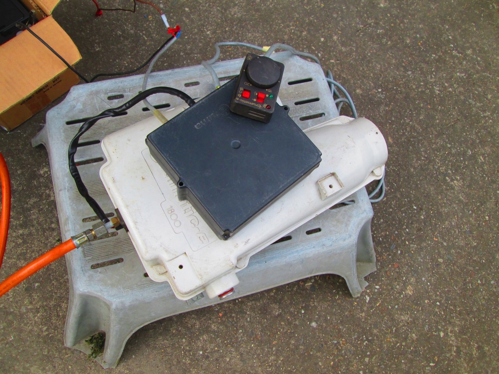 GASHEIZUNG TRUMA E-1800 + VERSORGUNG UND 2800E Product image