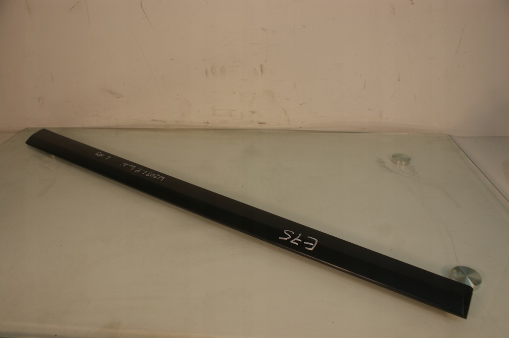 TÜRVERKLEIDUNG LINKS VORNE MERCEDES W203 KOMBI Product image