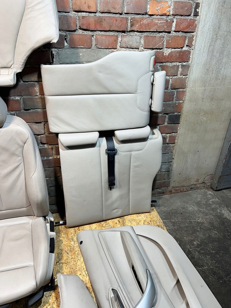 BMW 1 F20 UK SEAT SITZE, NICHT BEHEIZBARES LEDER-OYSTER-SET, ENGLISCHE VERSION Product image