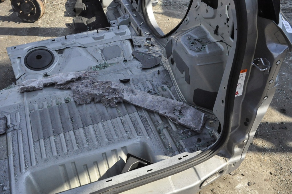 FORD ECOSPORT ASS HINTERER RIEMEN HINTERER BAD-KOTFLÜGEL RECHTS LINKS LESEN SIE DIE BESCHREIBUNG!! Product image