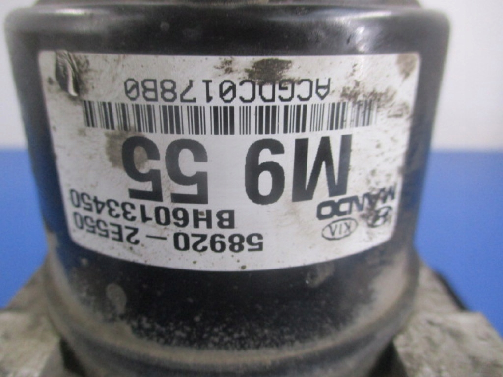 Kia Sportage II 2.0 Pumpe ABS 58920-2E550 Mando 5WY7611C Controller Product image