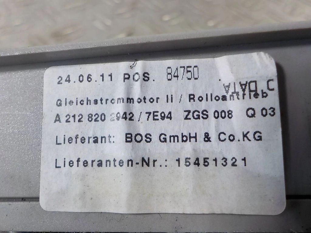 Mercedes-Benz E W212 LINKE ROLLADENFÜHRUNG Product image