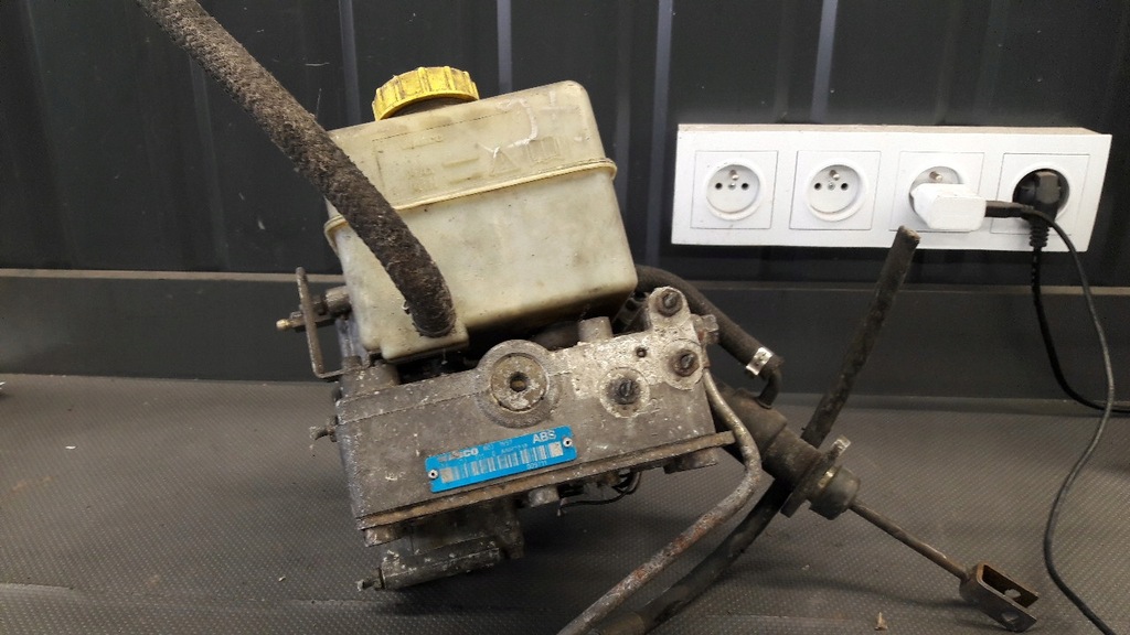 4684130110 Hauptbremszylinder Land Rover Range II 4.6 Product image