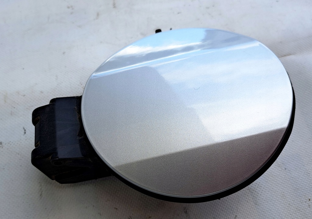 PEUGEOT 308 T9 KRAFTSTOFFEINFÜLLKLAPPE 9677268980 Silber EZRC Product image
