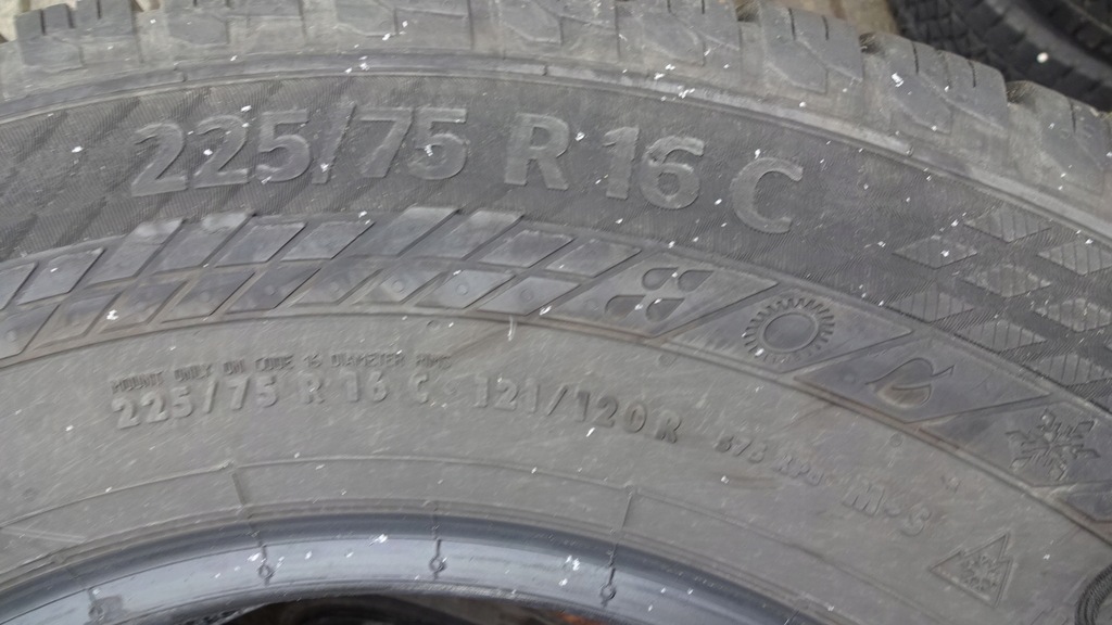 Ganzjahresreifen 225/75R16 C Continental VanContact 4 Saison 2022. Product image