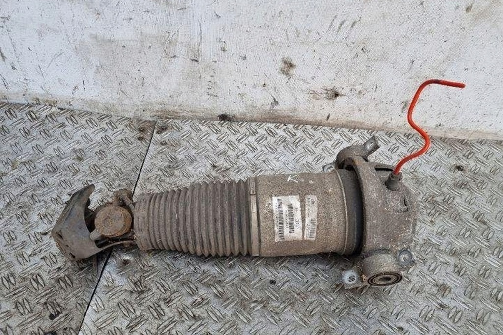 Heck links pneumatischer Stoßdämpfer Audi Q7 (4L) 7L8616019 3.0L Diesel Product image