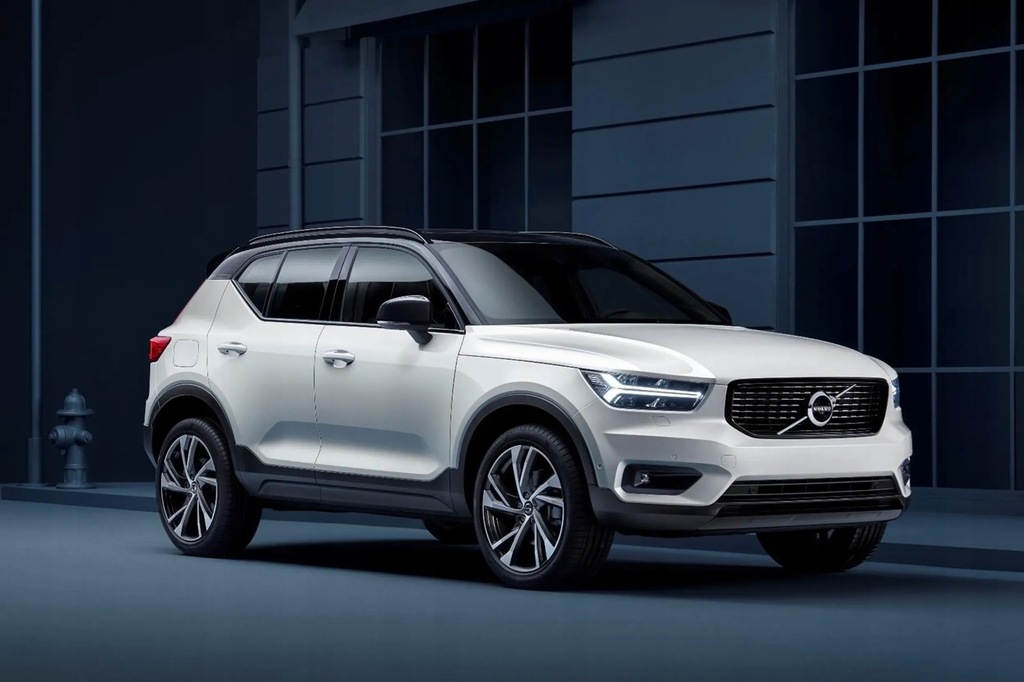 Volvo XC40 2.0 B3 B4 HYBRID 2023 ENDSCHALLDÄMPFER AUSPUFFROHR 32317213 Product image