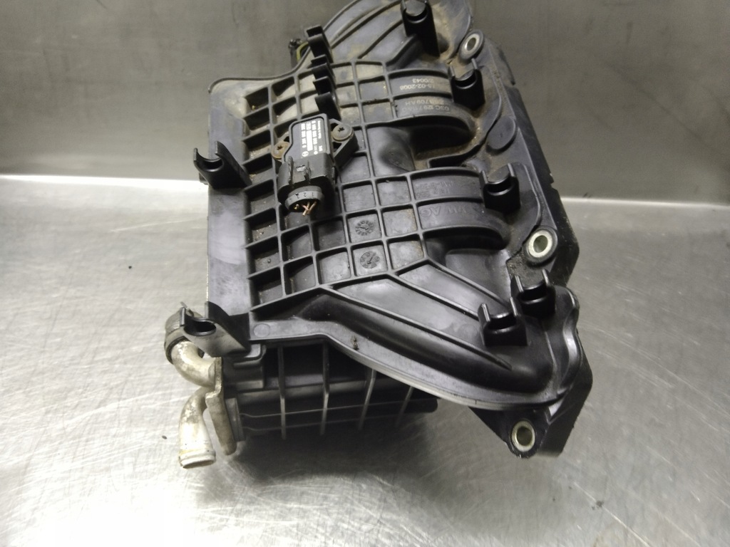 VW AUDI SKODA 1.4 TSI Ansaugkrümmer 03C129711AD Product image