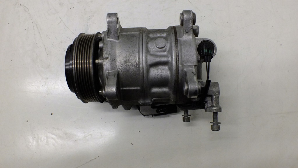 BMW G11 G30 G31 KLIMAANLAGE KOMPRESSOR Product image