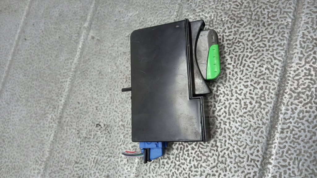 KARTENLESER RENAULT VEL SATIS I 03R HB 2.0B 8200224594 Product image
