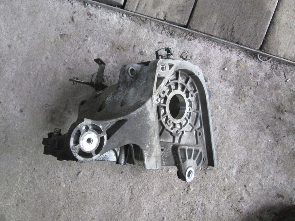 EINSPRITZPUMPENHALTER ASTRA H 1.9 CDTI Product image