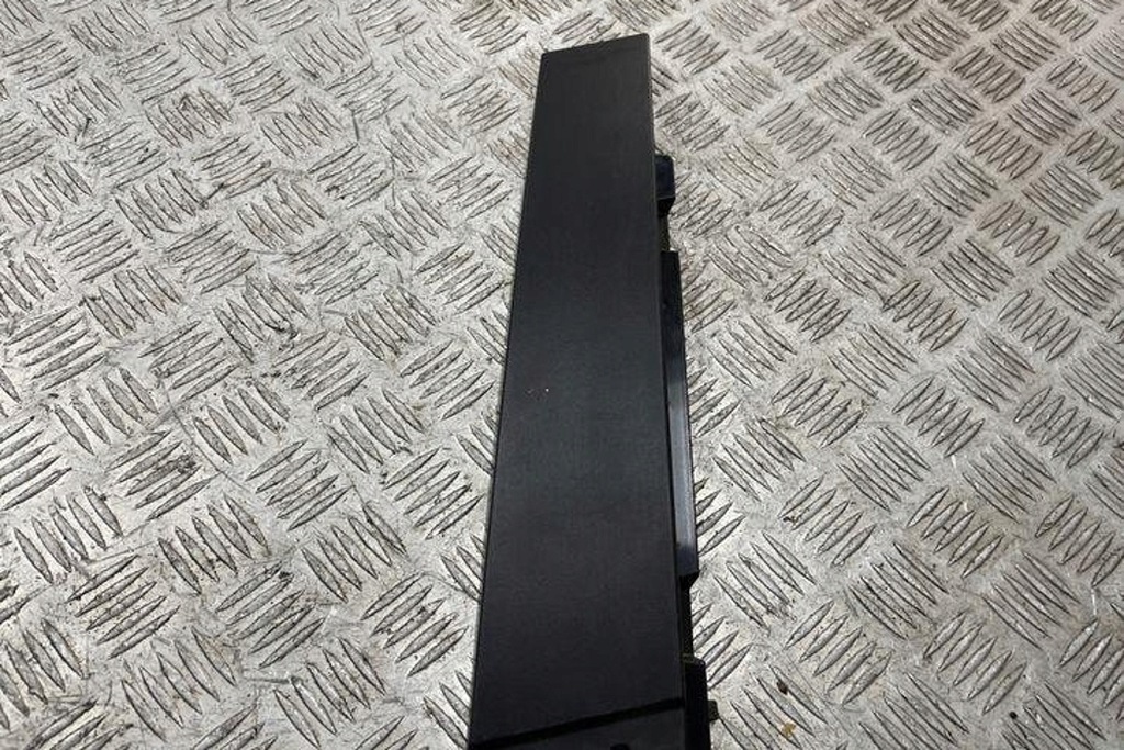 Hintere linke Türstreifen Opel Astra K 39028472 1,4 l Benzin Product image