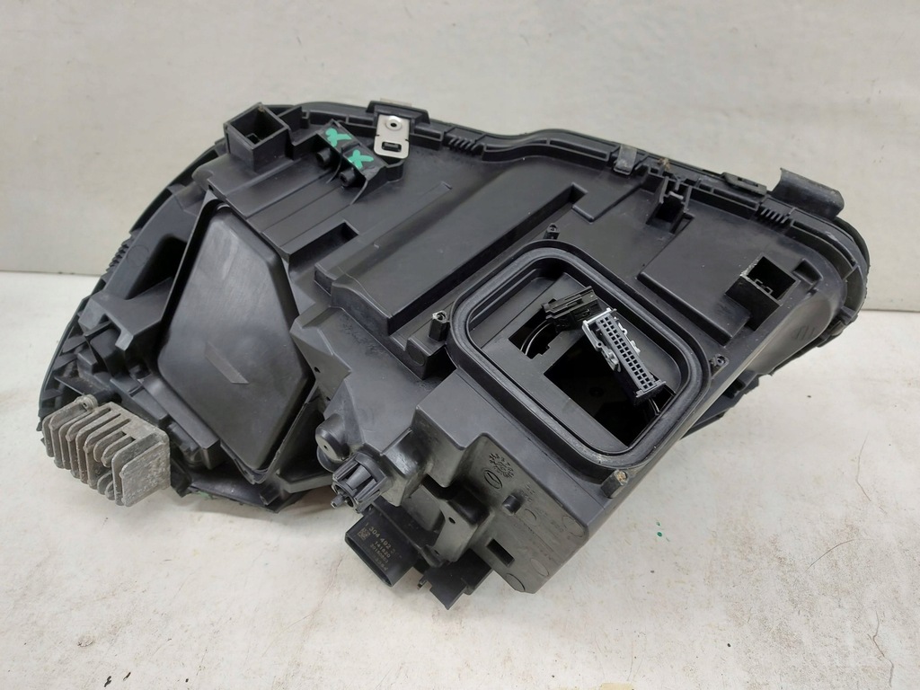 Mercedes-Benz C Klasse 205 W205 LED Right Frontlampe Vorderscheinwerfer Product image