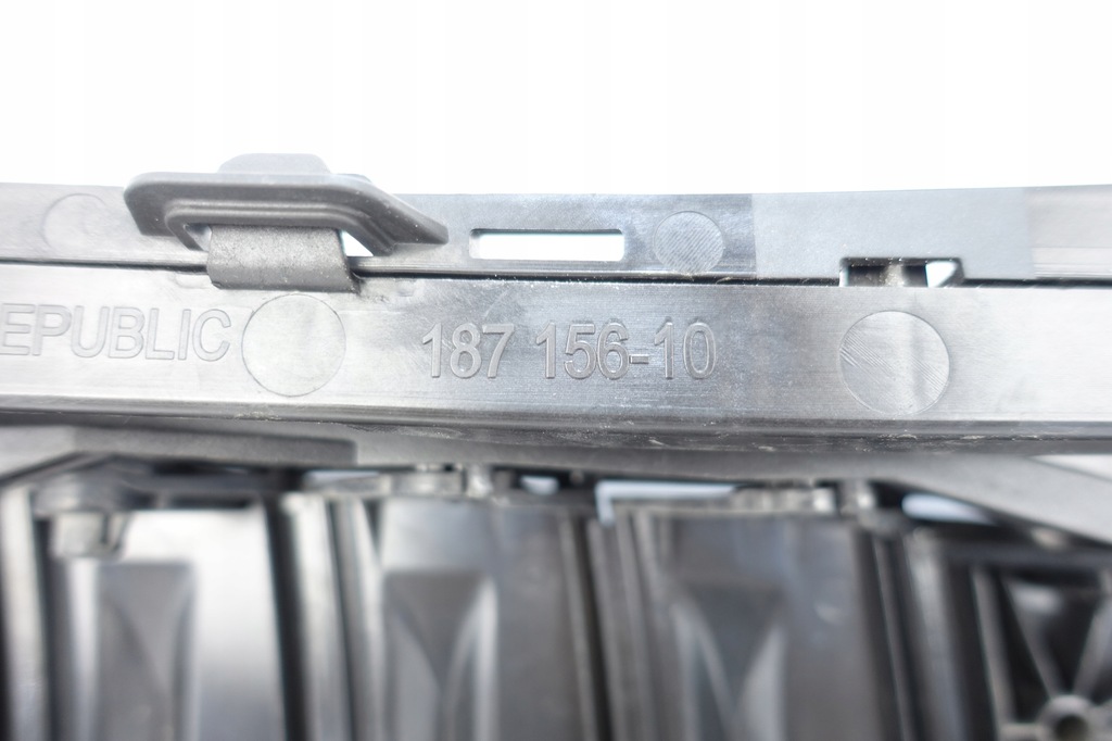 BMW 8 G14 G15 G16 Lenkblau Lufteinlass vorne 187156-10 Product image