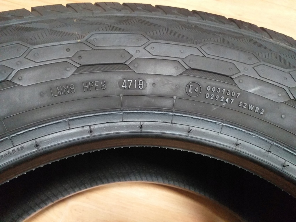 REIFEN 215/75R 16C 113/111 UNIROYAL DOT 4719 Product image