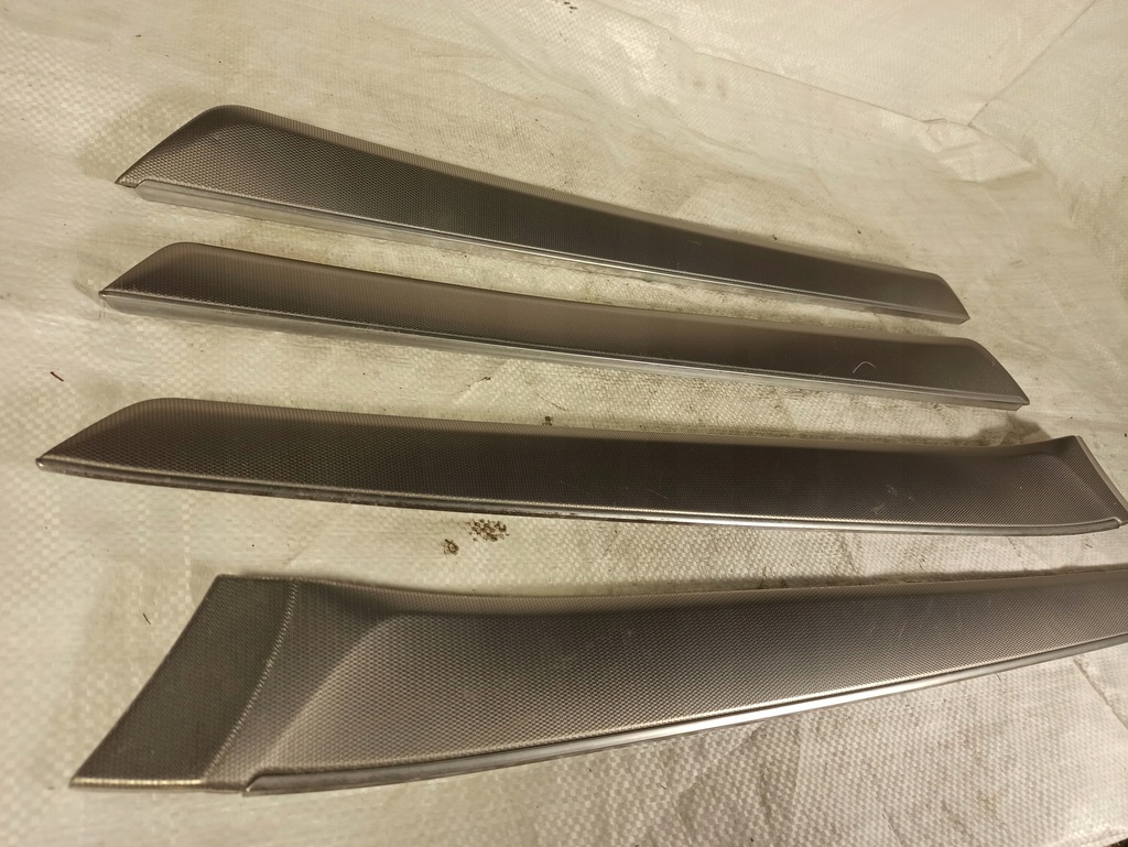 MERCEDES W212 E-KLASSE TÜRDEKOR STREIFEN VORNE RECHTS LINKS EUROPA Product image