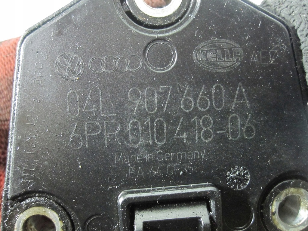 Audi A4 2.0 TDI CJC 140 km 13R Ölspiegel-Sensor 04L907660A 6PR010418-06 Product image