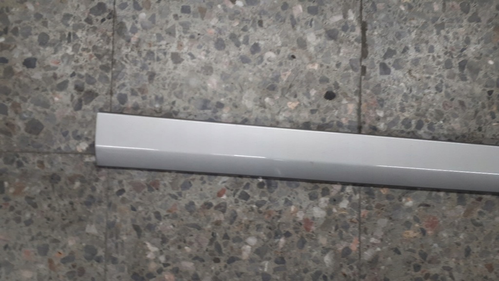 a2036902162 Türleiste vorne links Mercedes W203 Product image