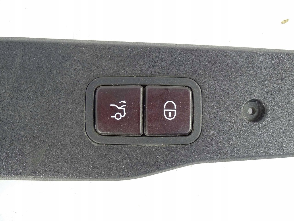 Mercedes S-Klasse W220 Kofferraumdeckelleiste Product image