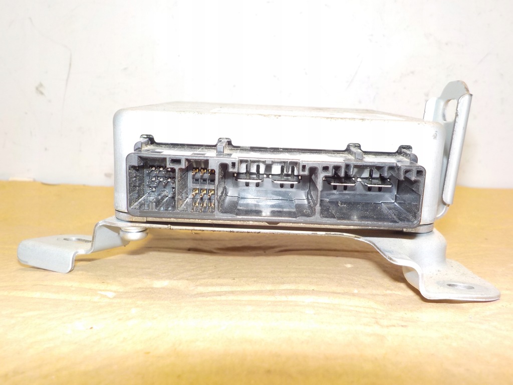 TOYOTA YARIS III 2013R D4D SERVOLENKUNGSMODUL 89650-0D293 Product image