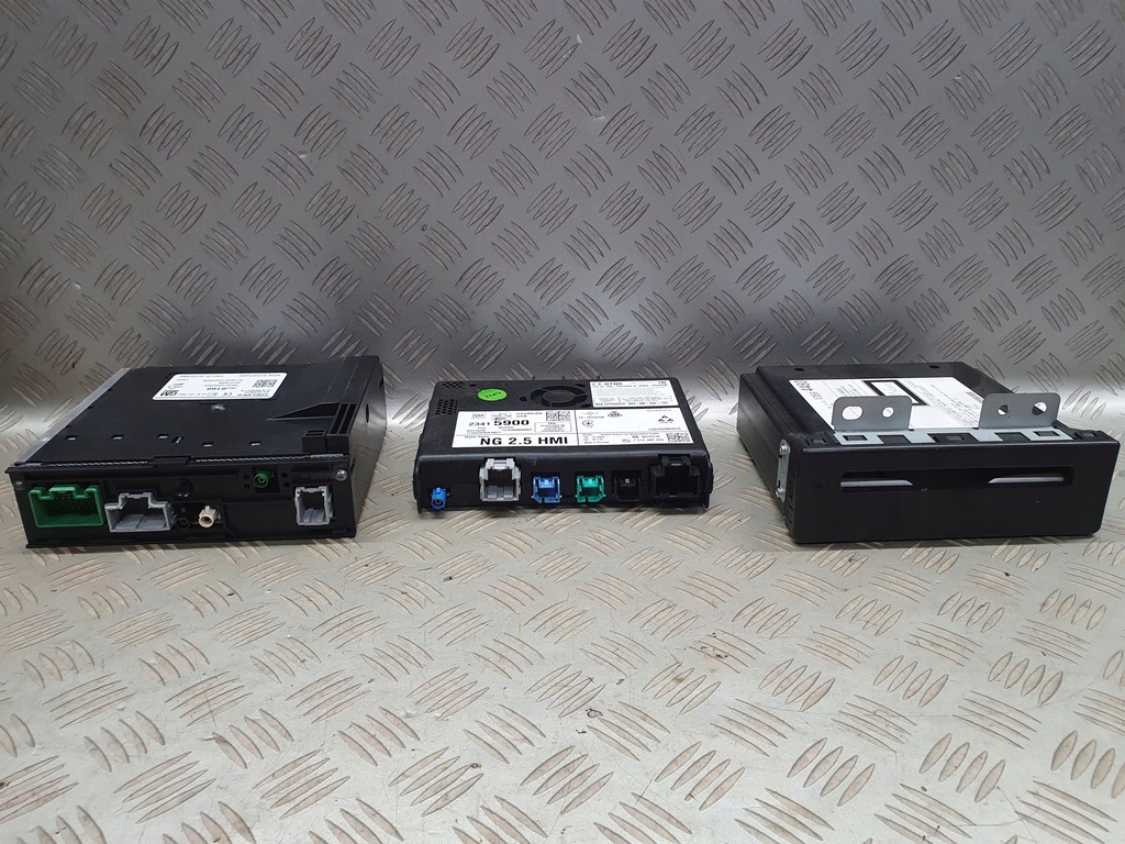 RADIO HMI 2.5 NAVIGATION INSIGNIA A LIFT CAR PLAY Product image