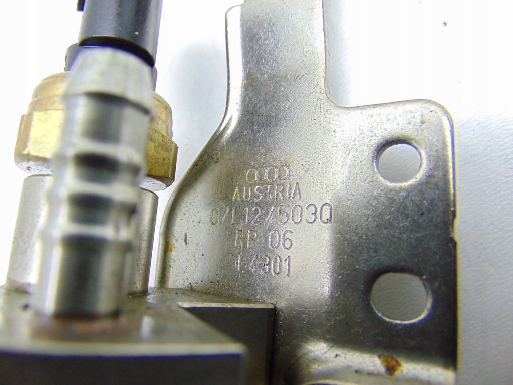 VENTIL KRAFTSTOFFVERTEILER AUDI R8 4S GALLARDO 5.2 FSI V10 07L127503Q Product image
