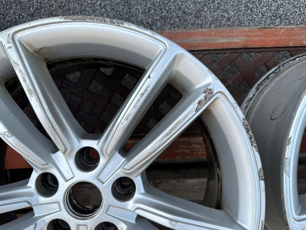 FELGE TESLA MODEL S 8x19 ET40 5x120 6007214-00-D (1354) Product image