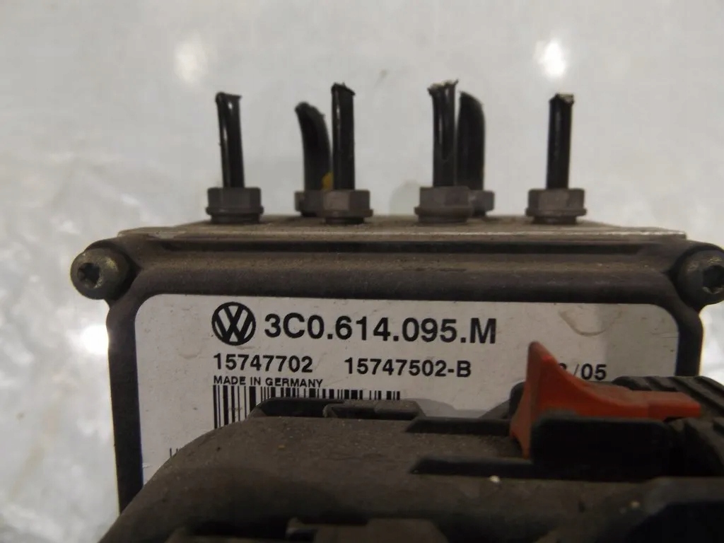 PASSAT B6 1.6FSI ABS-PUMPE 3C0614095m Product image