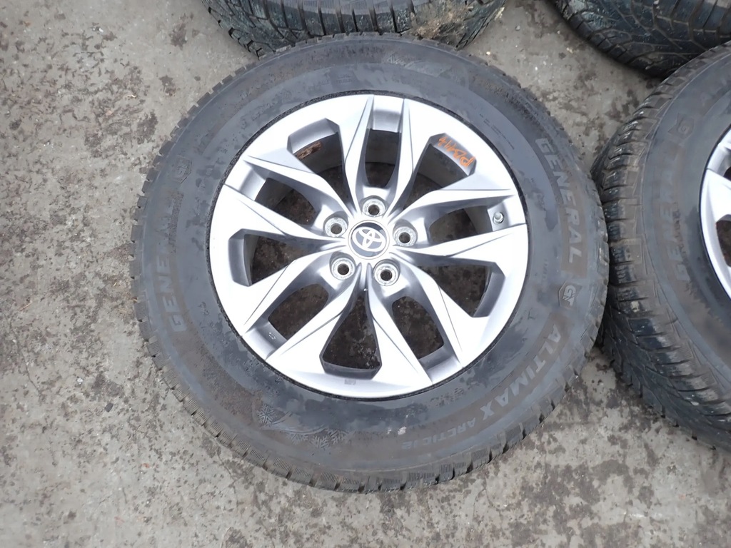 Räder Alufelgen 17 mit Reifen 235/65 R17 108T M+S Toyota Sienna 2021 Product image