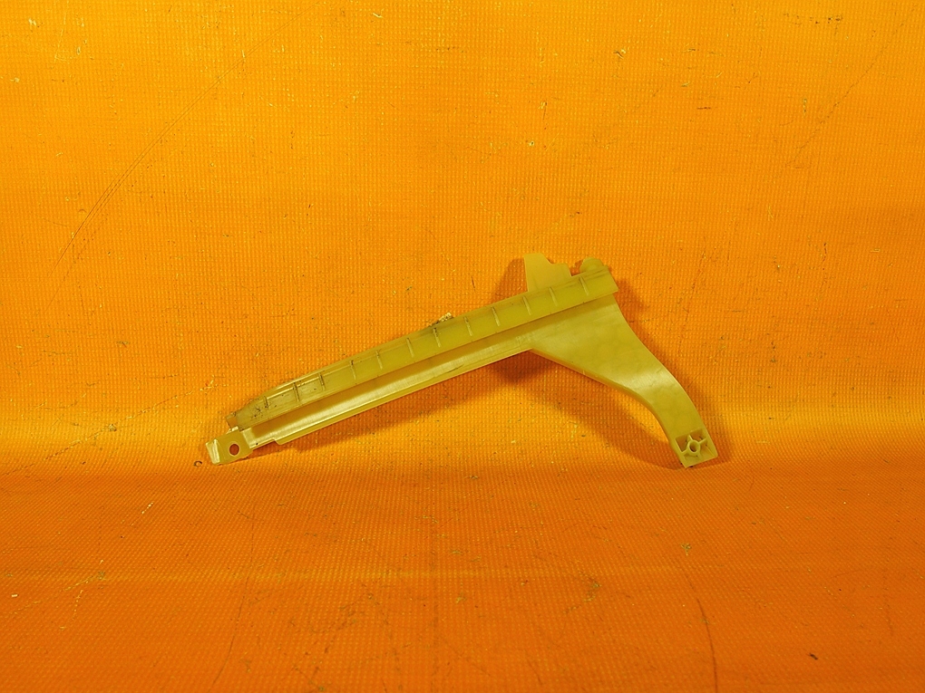 Audi A4 8W B9 58KM Türfensterführung hinten LINKS 8w0839067 Product image