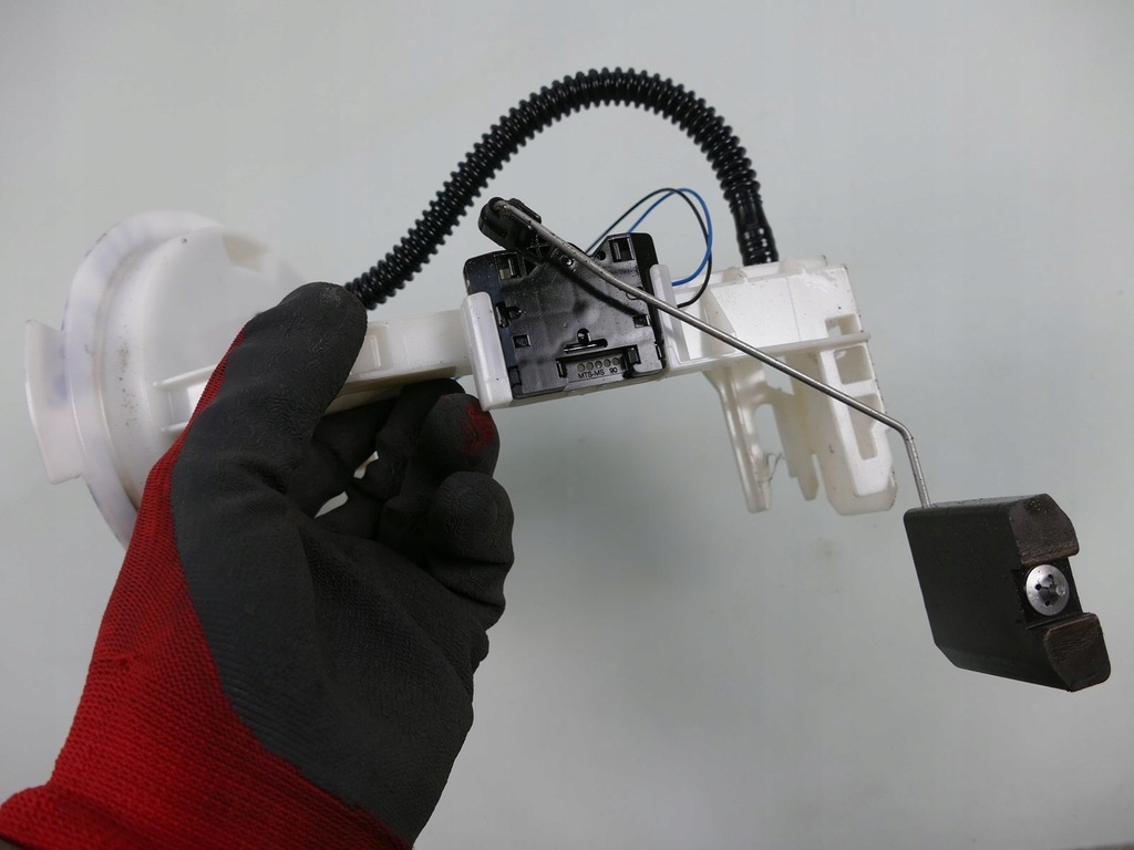 MERCEDES C W204 3.0 CDI SCHWIMMFÜLLSTANDSENSOR 10r Product image