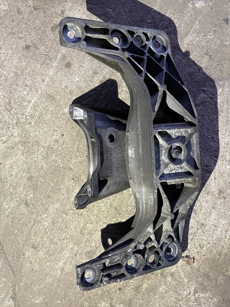 GETRIEBE PFOTENKISSEN BMW E60 E616761108 6761106 Product image