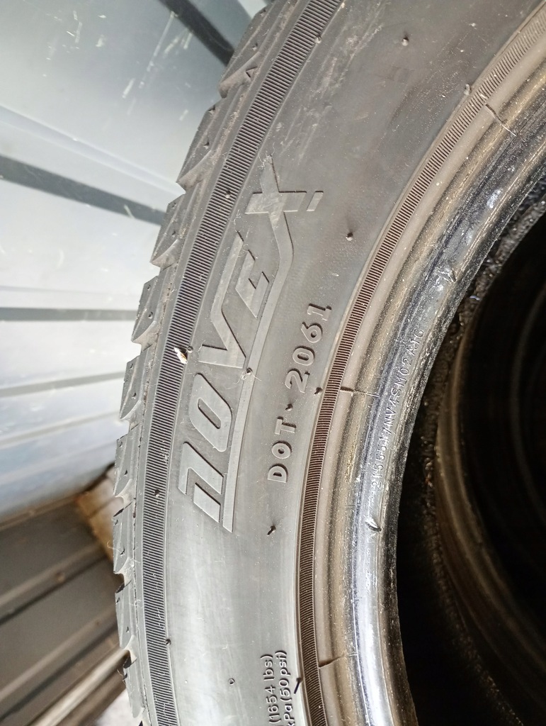 Die gesamte Saison Novex 215/55R17 5,5 mm 18R -Reifen Product image