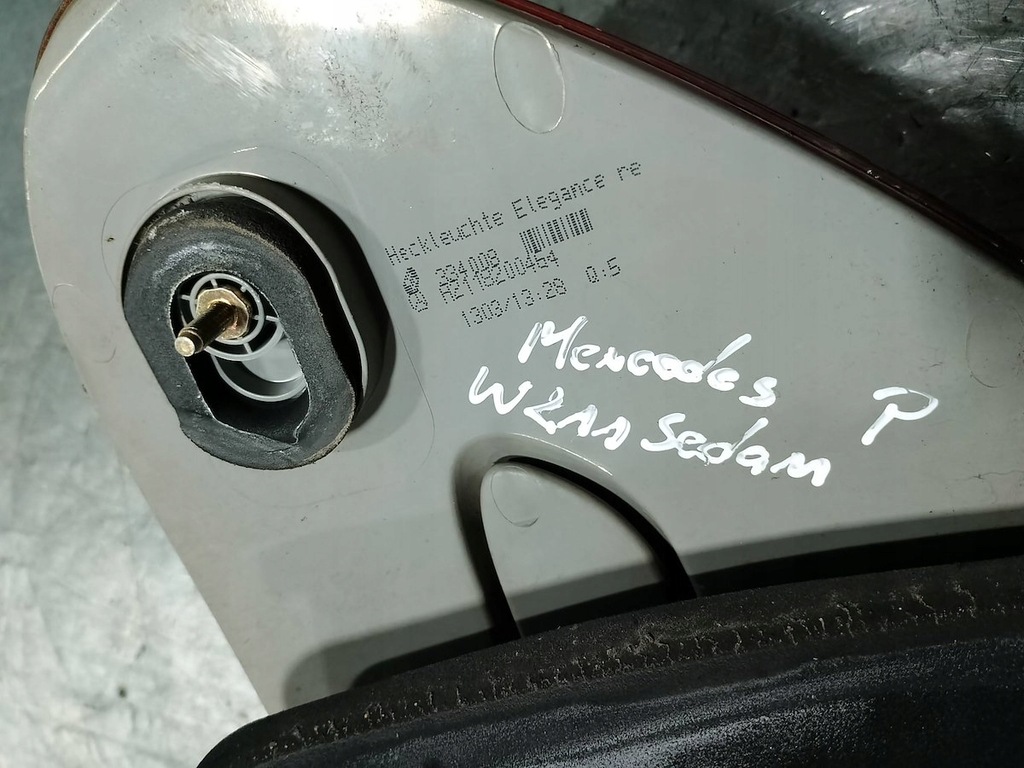 HECKLEUCHTE RECHTS MERCEDES-BENZ W211 A2118200464 SEDAN Product image
