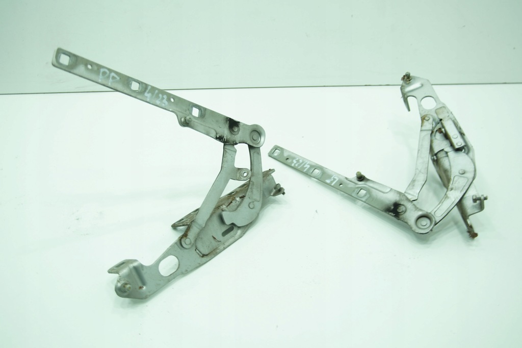HAUBENSCHARNIER FARBE 744 MERCEDES SL R230 Product image