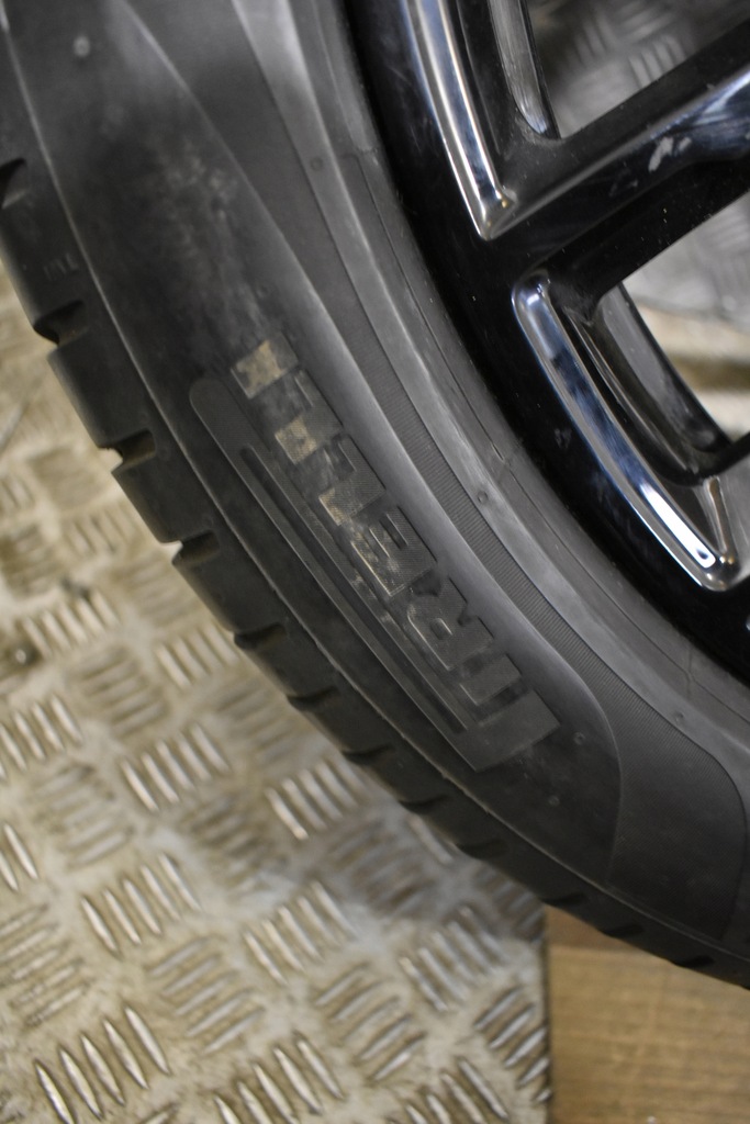 PERFECT WHEELS KPL8" PIRELLI P7 SOMMER BMW G30 G31 G38 M-P 22r 245/45/18 1 Product image
