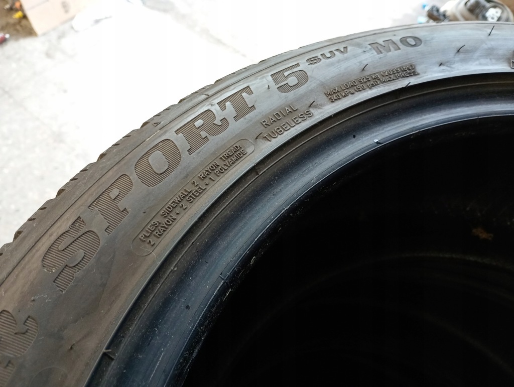 Dunlop Winter Sport5 5 2x 255/45R20 und 2x 285/45R20 Reifen 4,3 mm Winter Product image