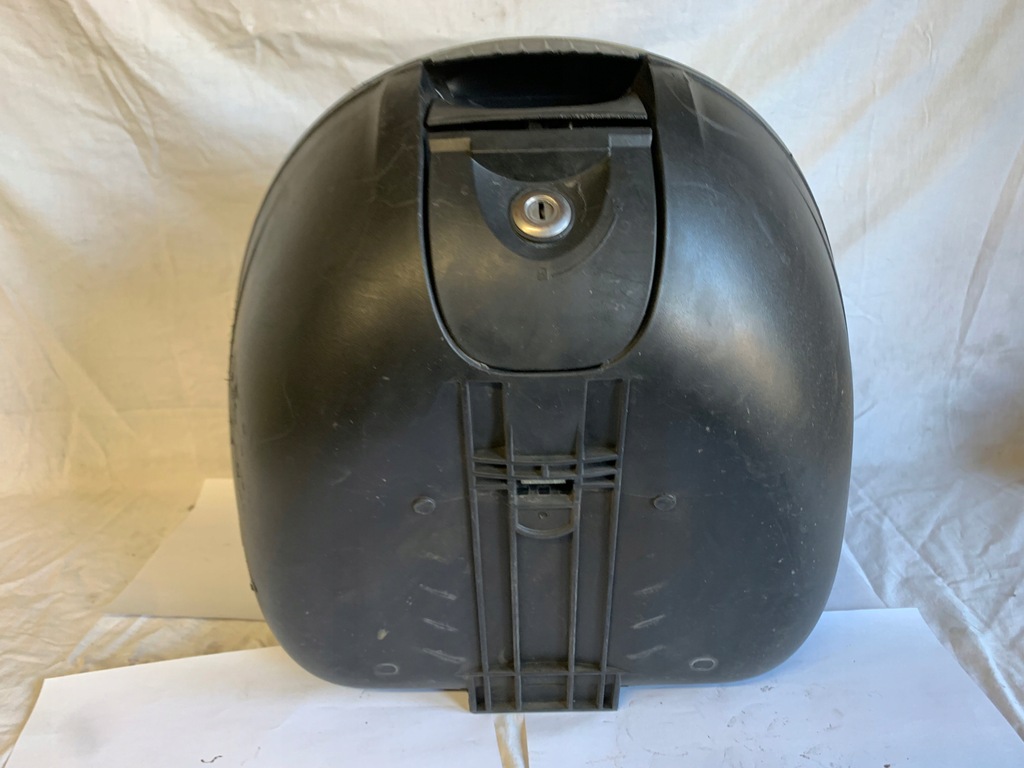 Kymco-Koffer für einen Helm ohne Schlüssel Product image