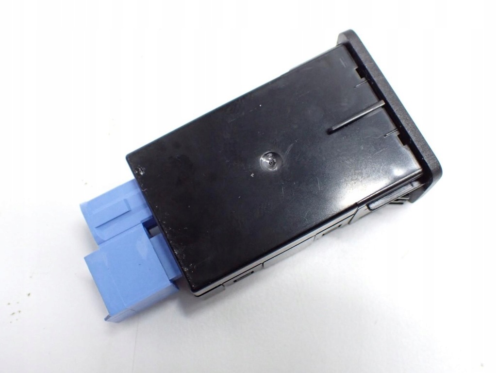 Nest Port USB C Europa A2478207302 Mercedes Cla II C118 x118 24r Product image