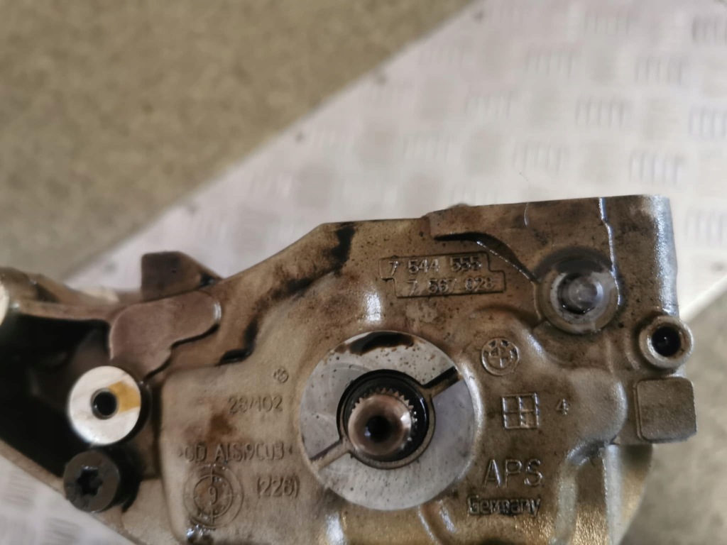 ÖLPUMPE BMW E90 E87 N43B20 OE 7544555 7567028 Product image
