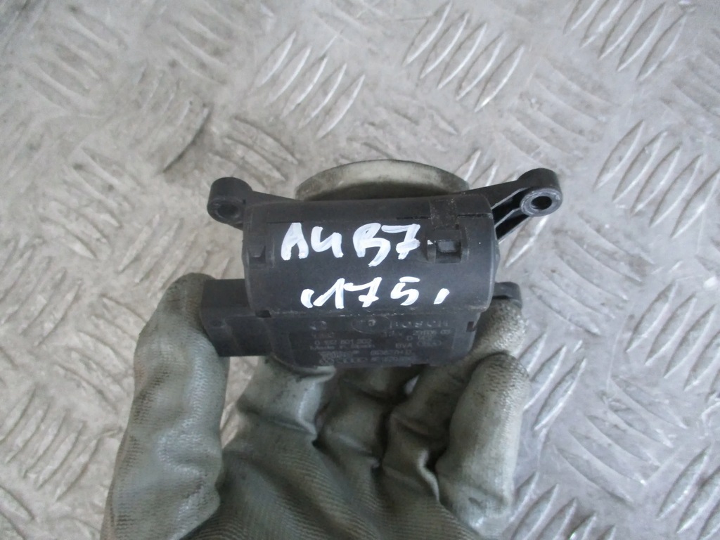 HEIZMOTOR 8E1820511C AUDI A4 B7 1.9D 04-08 Product image