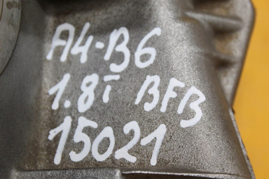 Ölfilterbasis Audi A4 B6 B7 SEAT SKODA 1.8 T 06A115417 Product image