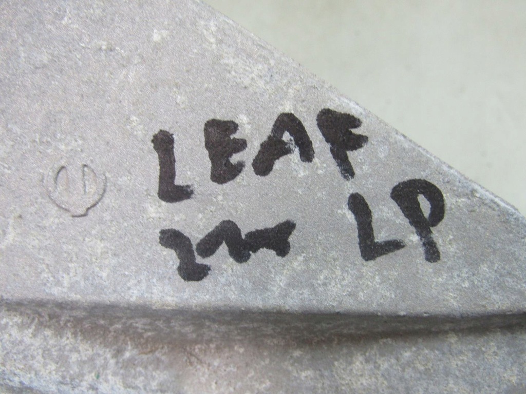 LEAF II ZE1 21R GETRIEBE-STÜTZE KISSEN LINKS VORNE Product image