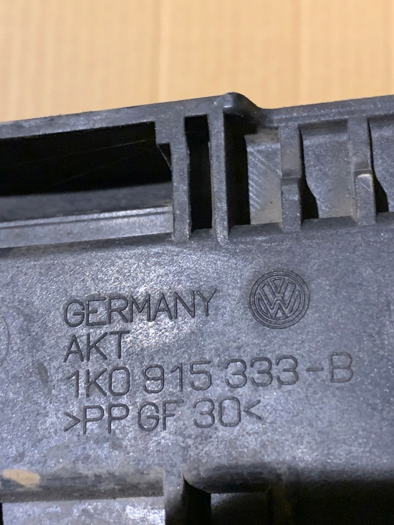 BATTERIEBASIS 1K0915333B GOLF V TOURAN A3 Product image