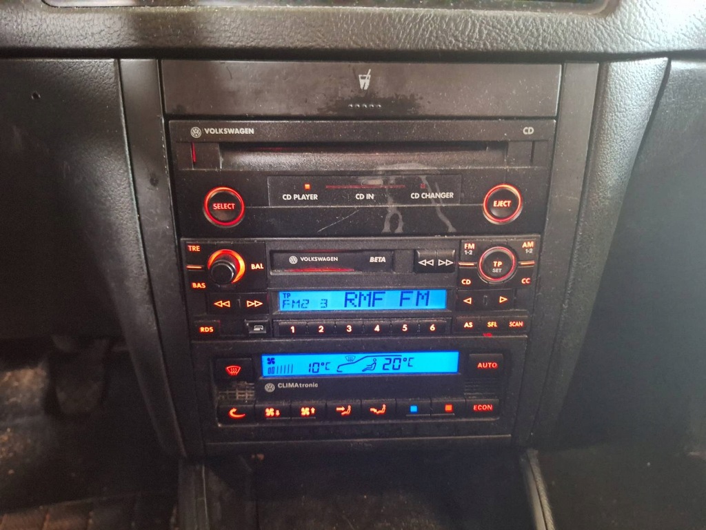 RADIO AIR PANEL GETRÄNKEHALTER GOLF IV Product image